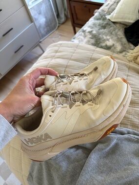 Hoka Women’s Transport- Eggnog